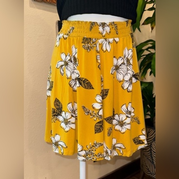 Girls Sz L (12-14) Elastic Waist skirt by Bixby Nomad - Picture 3 of 3